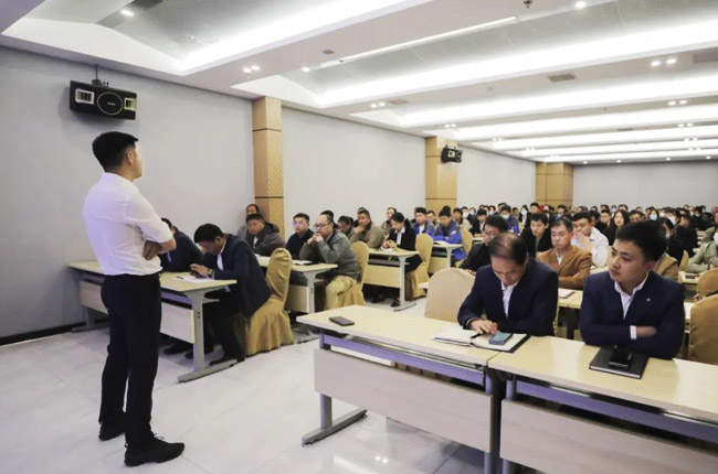 中譽(yù)鼎力舉行2022年第一季度工作總結(jié)會(huì)