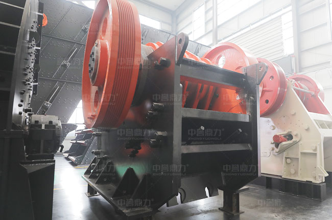 750鄂式破石機(jī)、750鄂式破碎機(jī)、750型破碎機(jī)