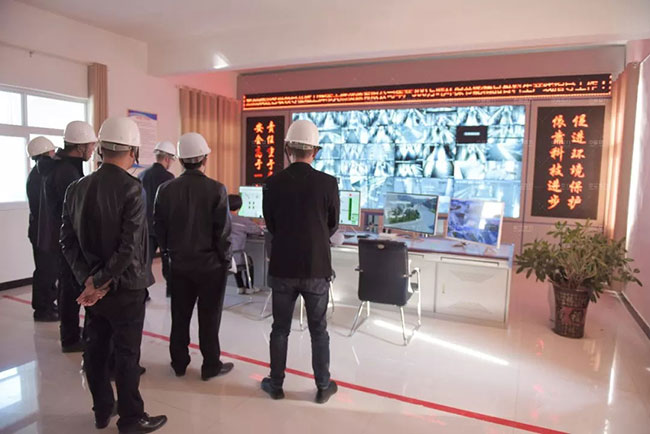 �F���~�ʭh(hu��n)���־��L������һ���W�R���u���������{(di��o)��