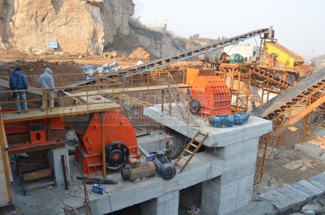 鼎力某石料廠生產(chǎn)現(xiàn)場