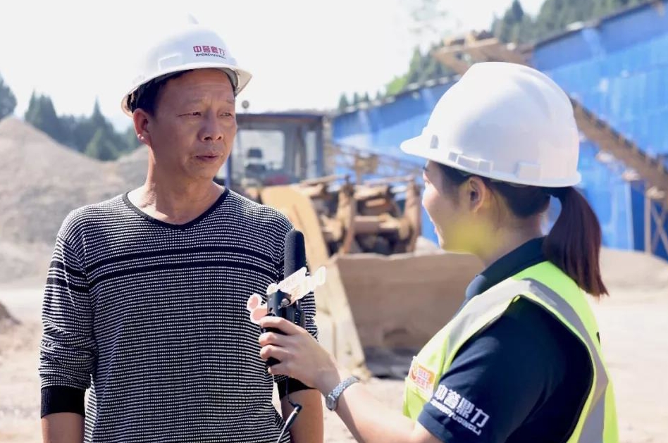 采訪使用我司破碎機(jī)的客戶