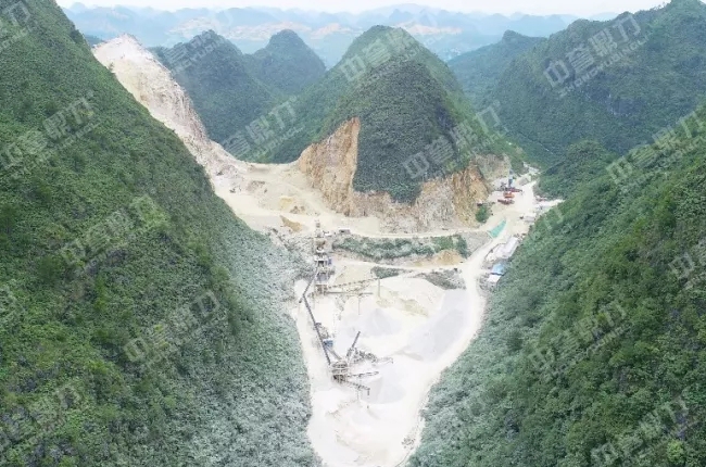 新興建材生產(chǎn)線遠景圖