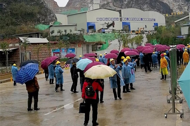 �F(tu��n)�(du��)һ���ڿ���ʯ��