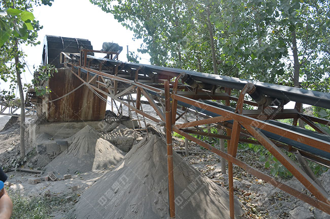 工作現(xiàn)場(chǎng)