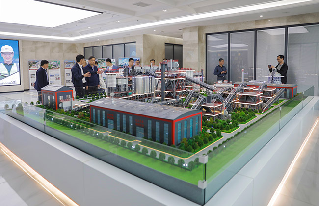 張治民董事長介紹中譽(yù)鼎力循環(huán)建材產(chǎn)業(yè)園項(xiàng)目