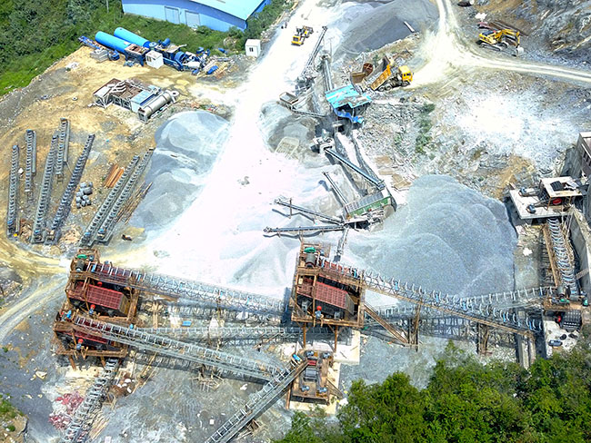 時(shí)產(chǎn)1000噸石子生產(chǎn)線生產(chǎn)線現(xiàn)場(chǎng)