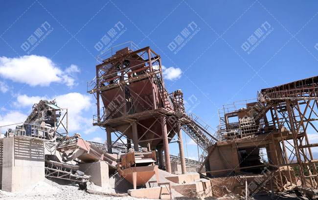 時(shí)產(chǎn)1000噸石子生產(chǎn)線生產(chǎn)線現(xiàn)場(chǎng)