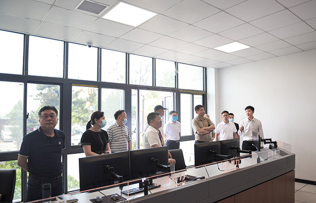 參觀中譽鼎力礦山管理云數(shù)據(jù)