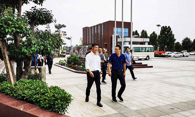 �����и��ؕ�(sh��)�L(zh��ng)��־��(qi��ng)һ���W�R���u(y��)���������{(di��o)��